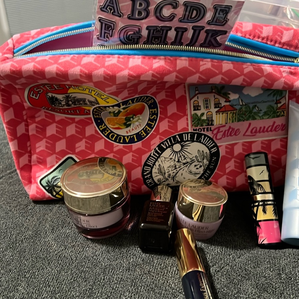 Estée Lauder make up bag and samples NWOT